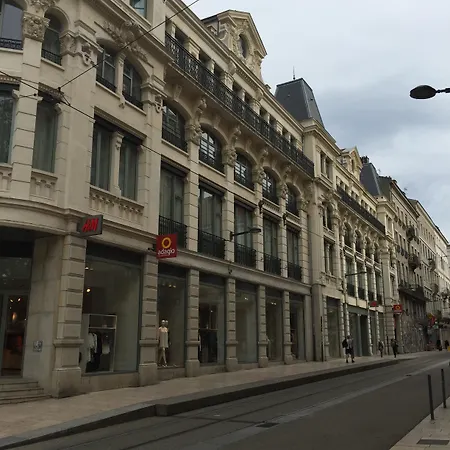 Comfort Saint-etienne מלון