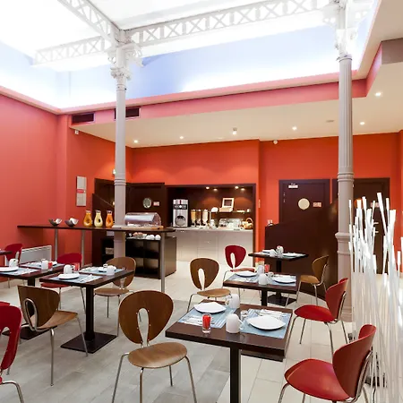 Comfort Saint-etienne ホテル 3*